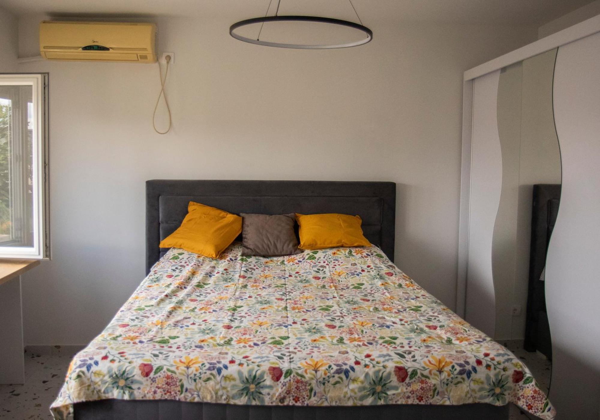 Ivon Apartment